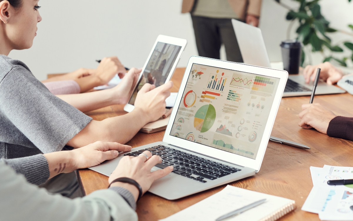 Portada Las herramientas ERP más usadas: funciones y ejemplos 2024
